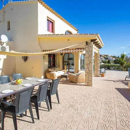 Abahana Villas Gabriela Villa *