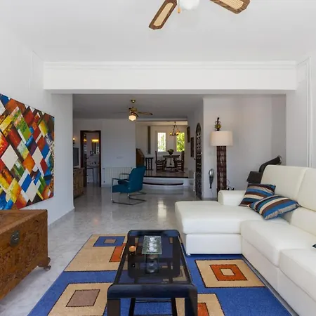 Abahana Villas Gabriela كاليبي